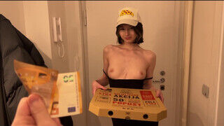 Cutie Kim a bűbájos pizzafutár