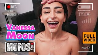 Vékony néger Vanessa Moon megküzd jmac gigantikus farkával minden pózban