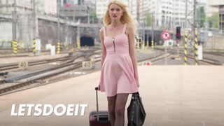 Szöszke Bree Haze kíméletlen együttlét külföldön Neeo óriás faszával