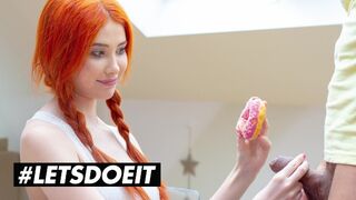 Gisha Forza kolosszális keblű vörös bombe egy fánkot érő hardcore dugásért