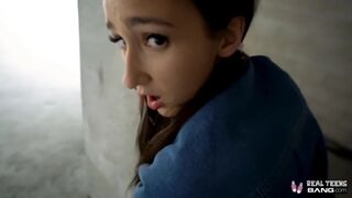 Carmen Rae kicsike picsája könyörtelen dugásba keveredik a castingon