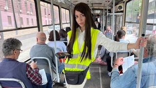 Buszvezető bige megváltoztatja az életét és megdöngeti az utast