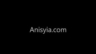 Anisyia keményen cumizza a kolosszális péniszt livejasminen