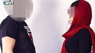 Arab milf hangos kettyintése nem hagyja aludni a szomszédot, így hívja őt is kettyinteni