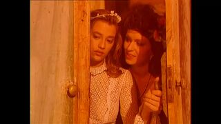 Orbitális cickós csajok könyörtelenül cidázzák és lovagolják a vastag farkakat retro válogatásban